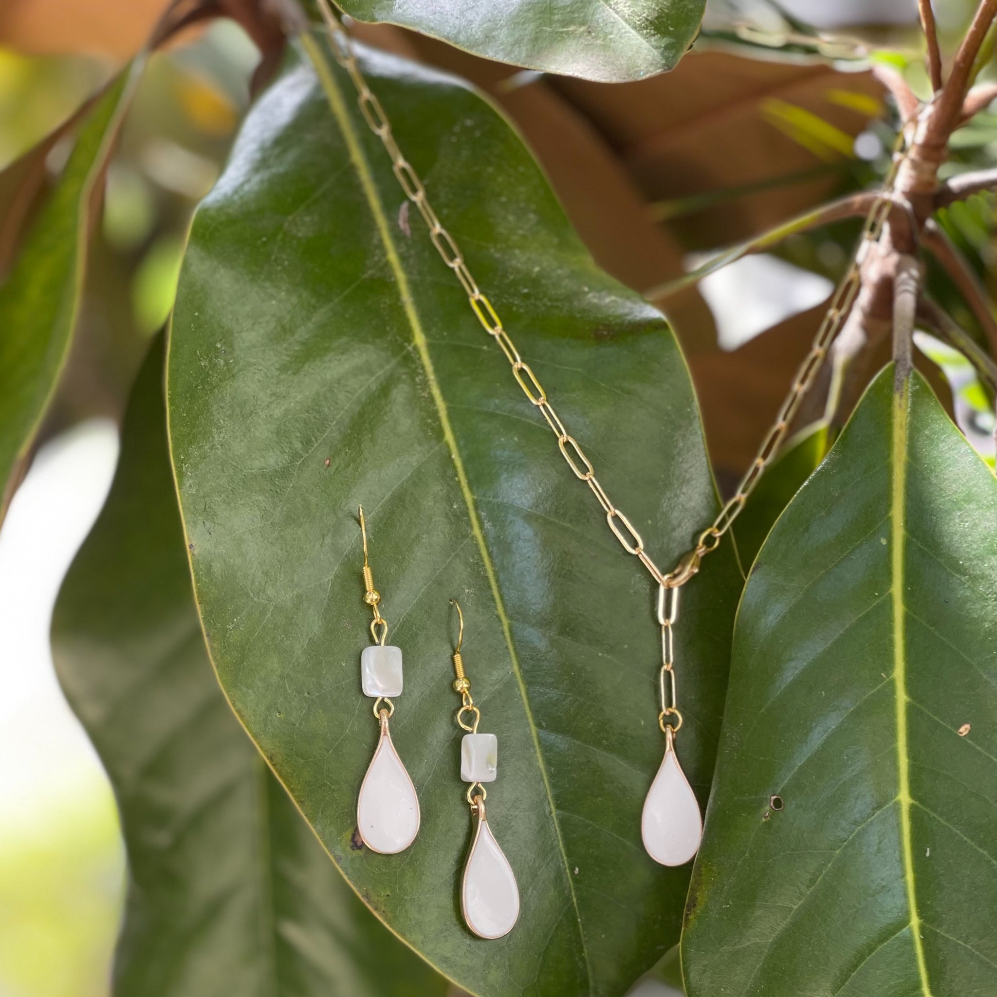 White Water Drop Necklace