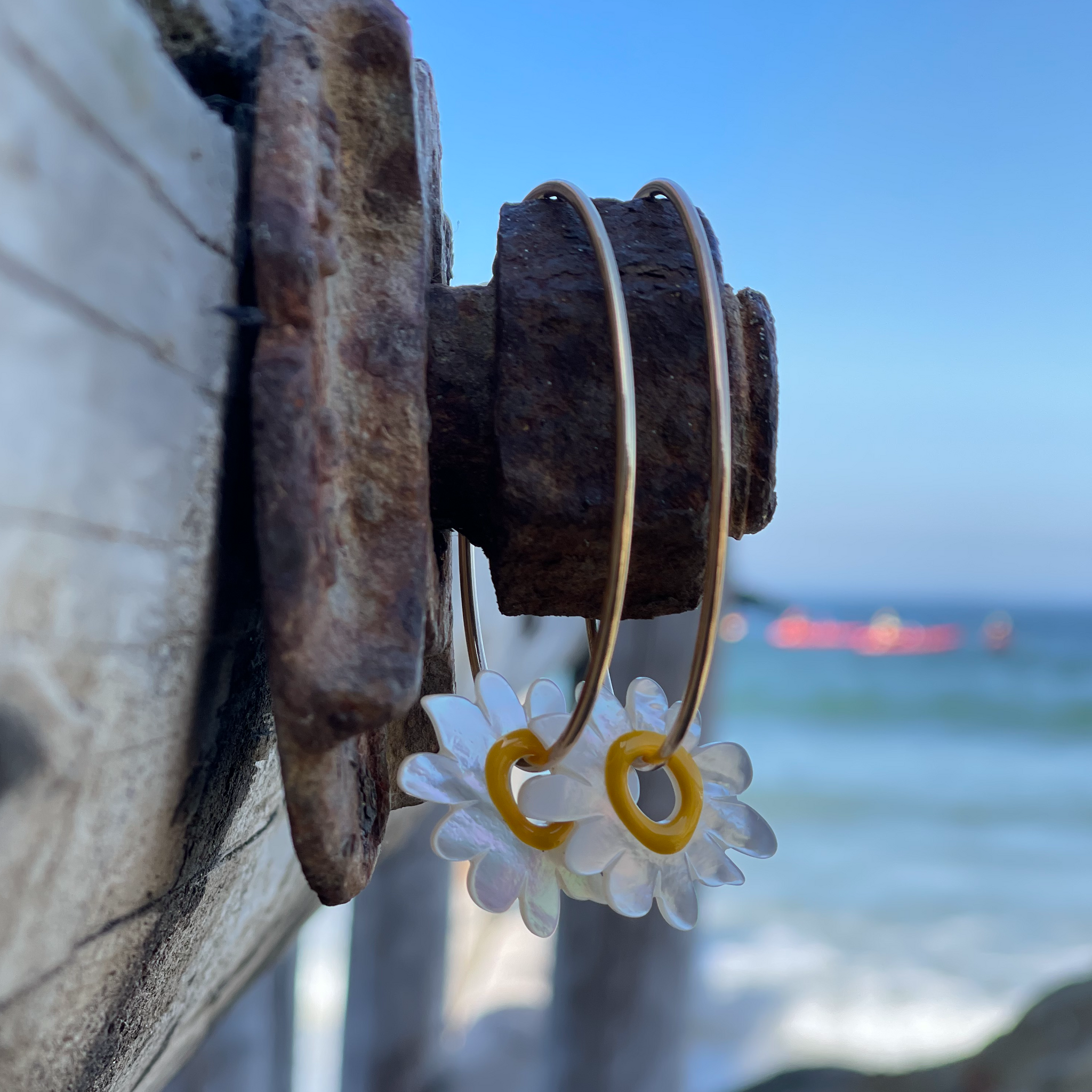MOP Daisy Hoops