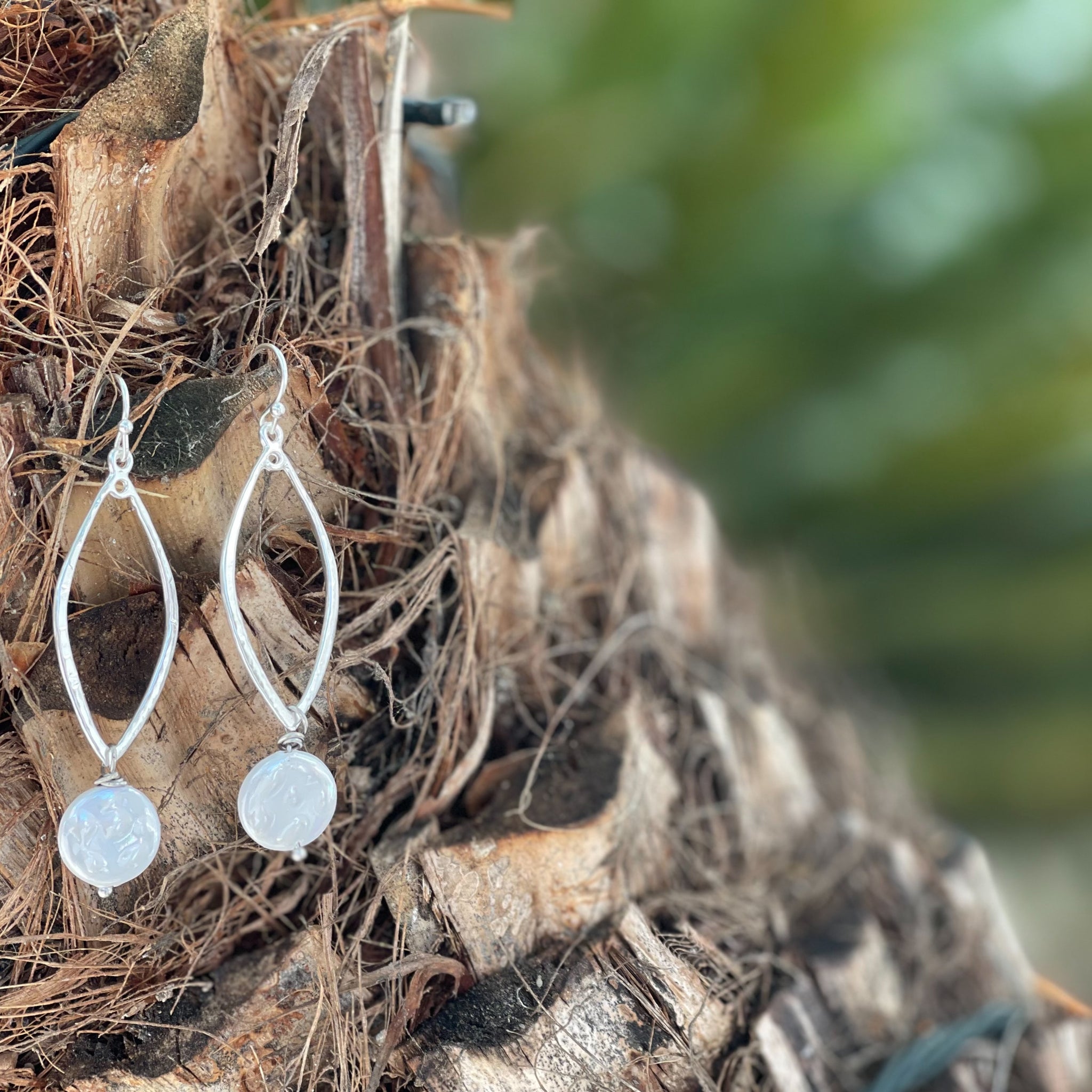 Cat Eye Flat Pearl Drops