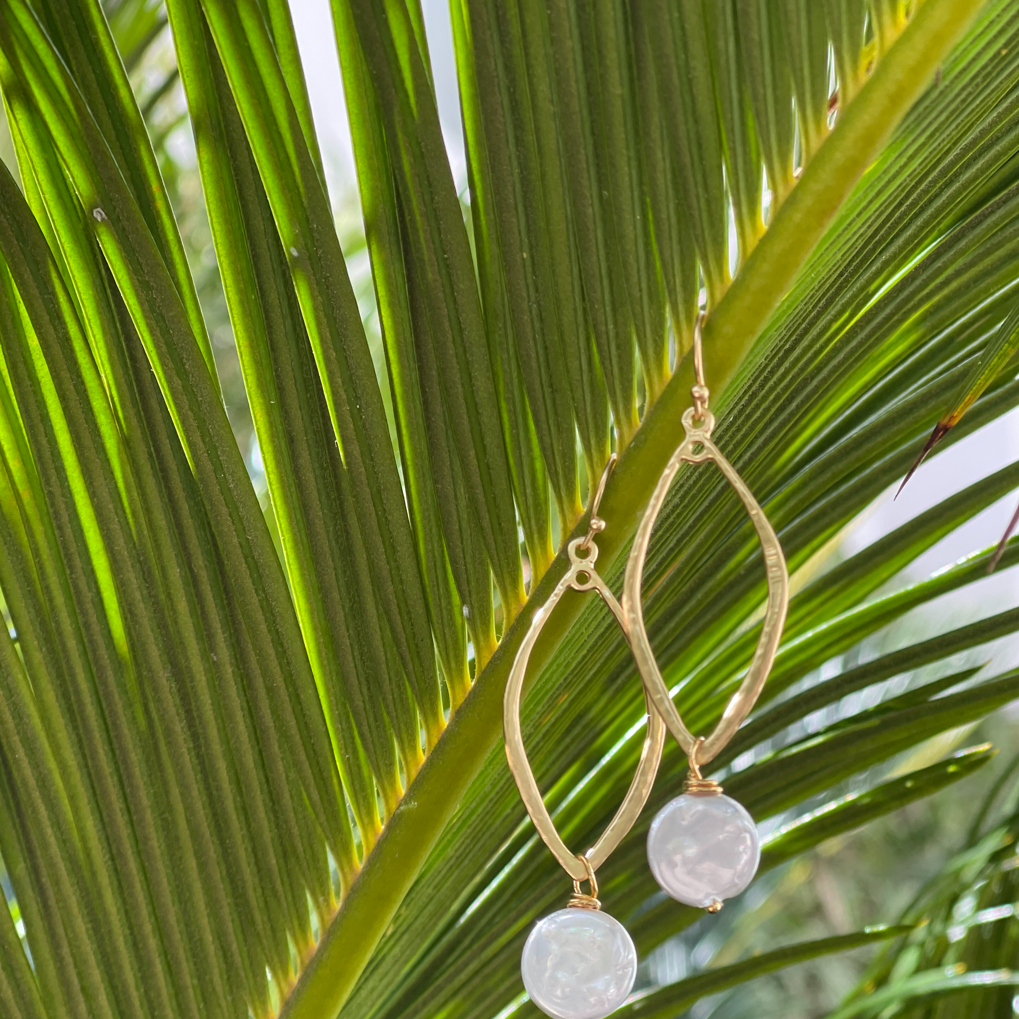 Cat Eye Flat Pearl Drops