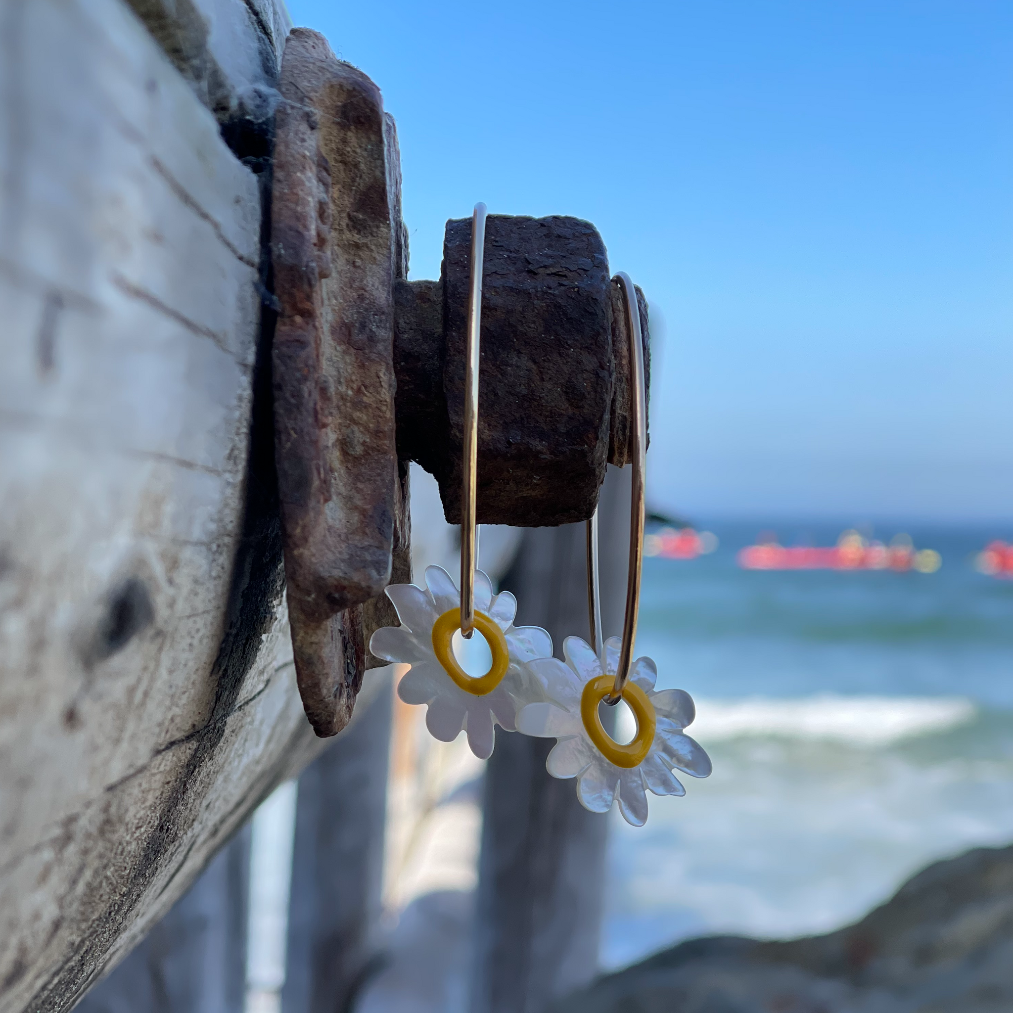 MOP Daisy Hoops
